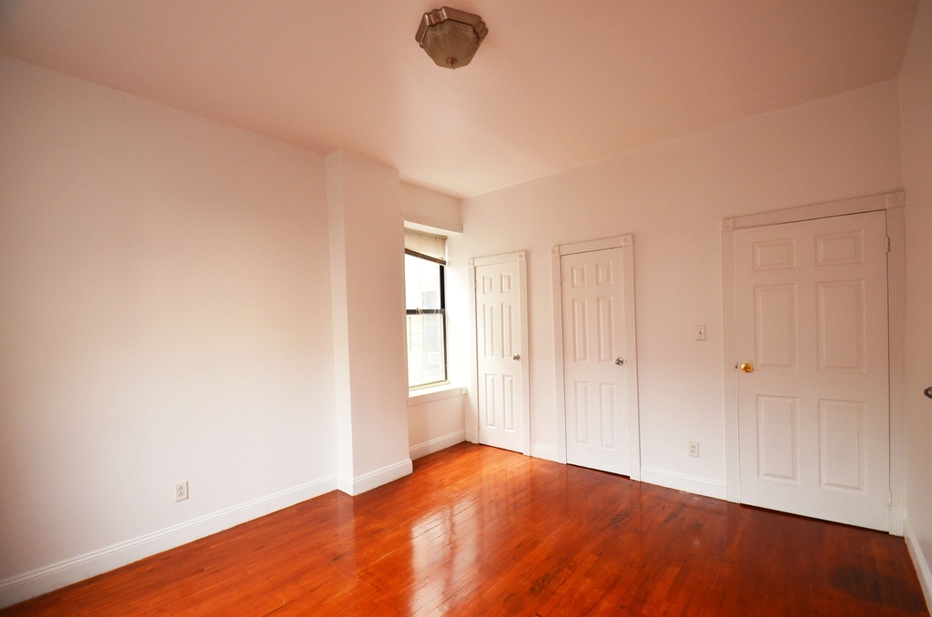 521 West 180th Street - Photo 10