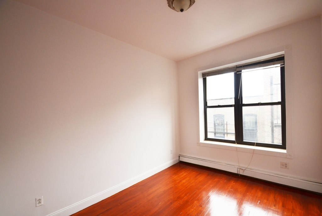 521 West 180th Street - Photo 6