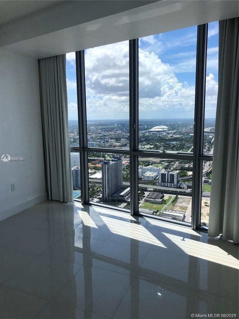 1100 Biscayne Blvd - Photo 11