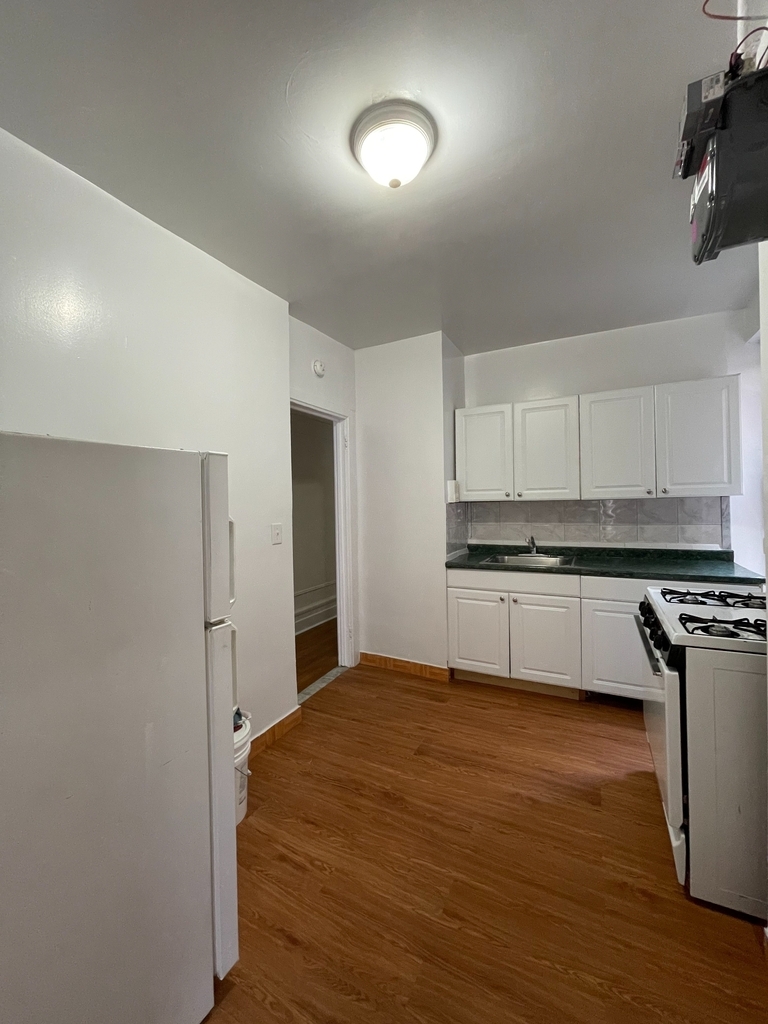 717 West 177th Street - Photo 6