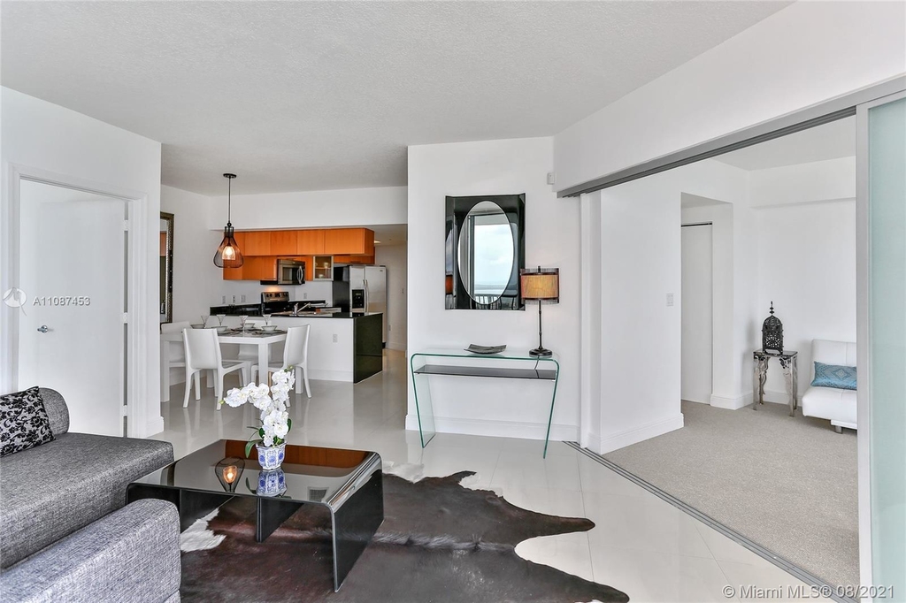 1750 N Bayshore Dr - Photo 4