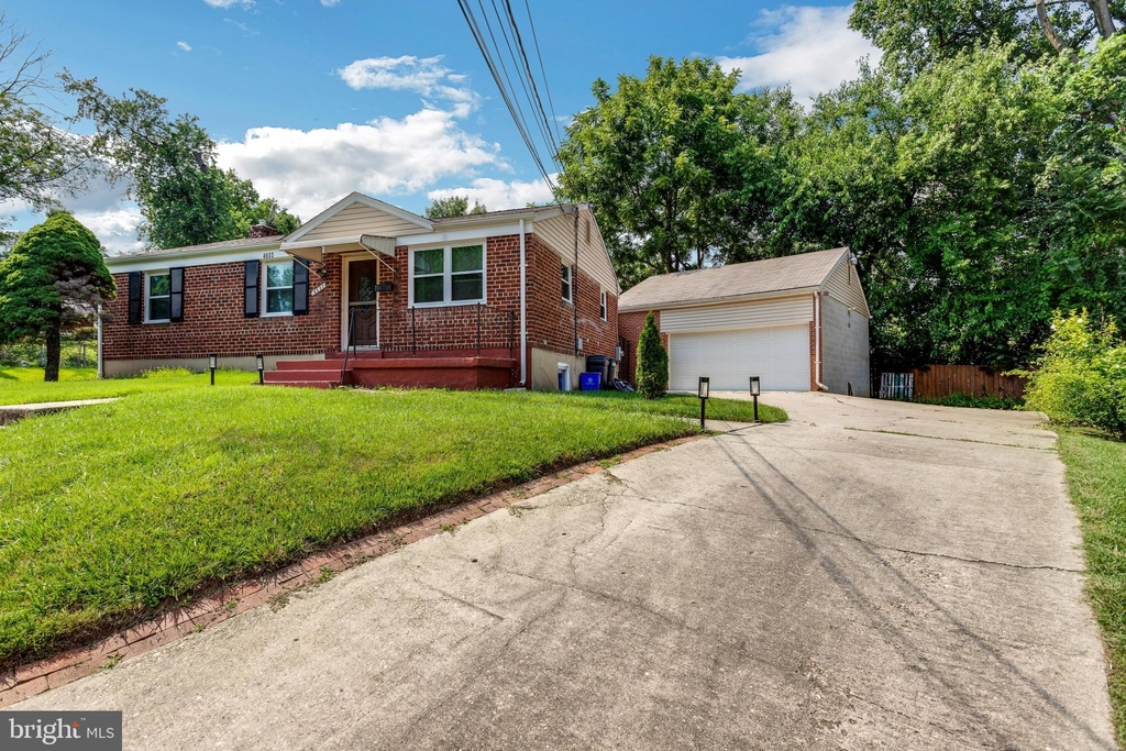 4603 Stoneleigh Court - Photo 1