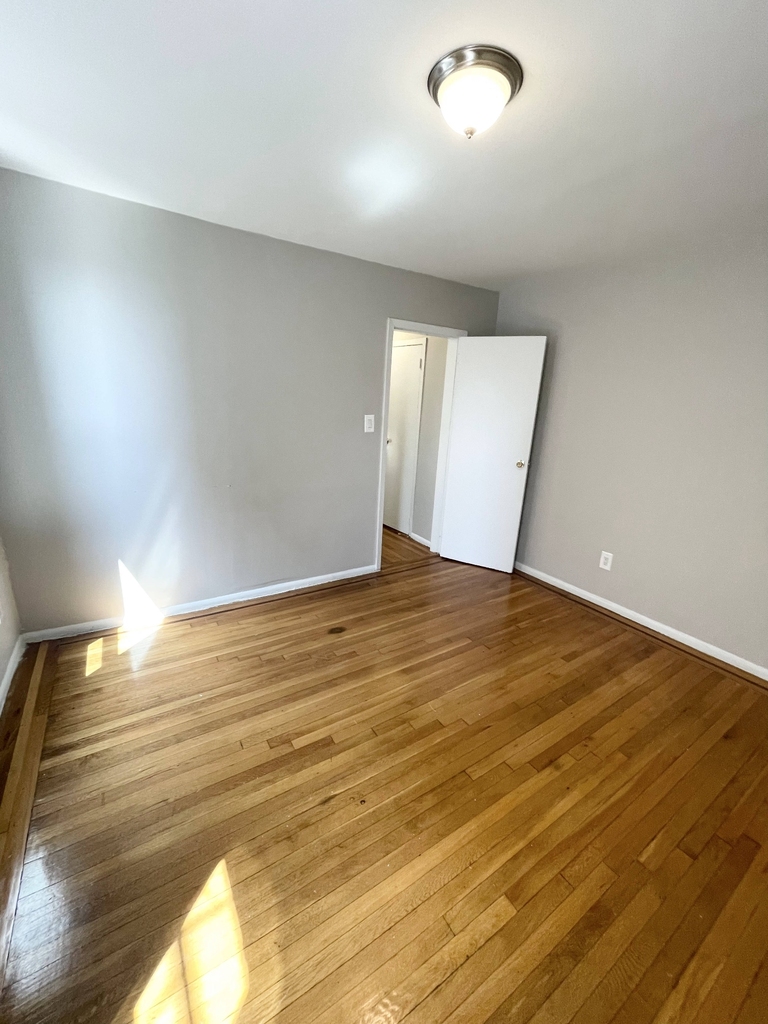 585 East 21st Street - Photo 9