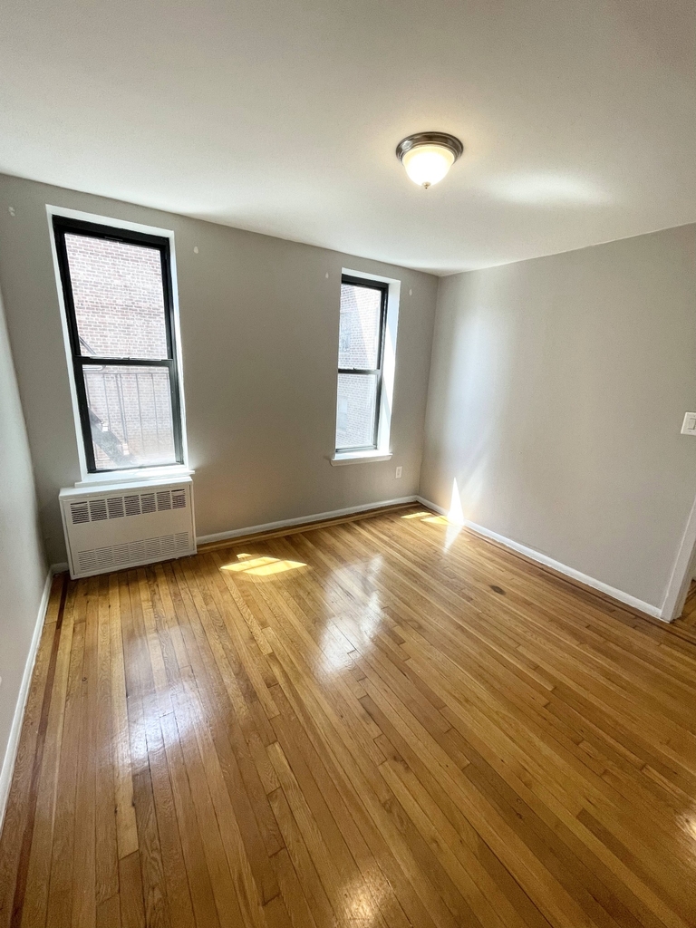 585 East 21st Street - Photo 8