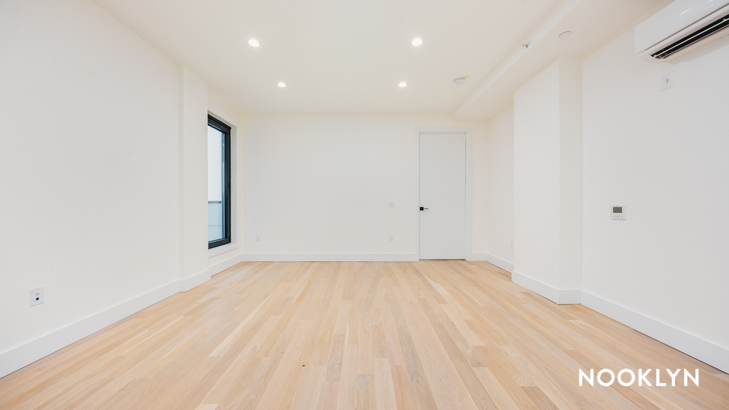 260 Gold Street - Photo 3