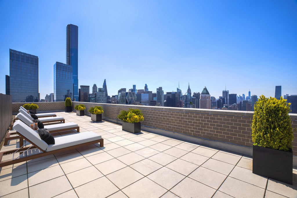 124 West 60th Street - Photo 6