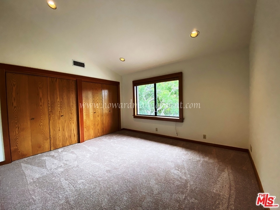 2588 Midvale Ave - Photo 25