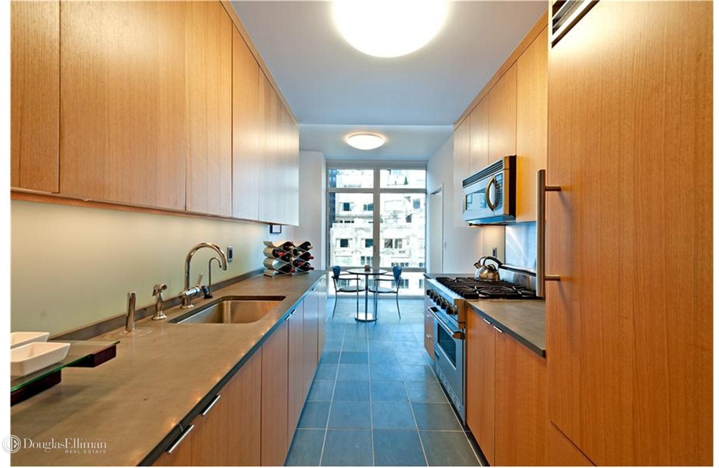 207 East 57th St - Photo 1