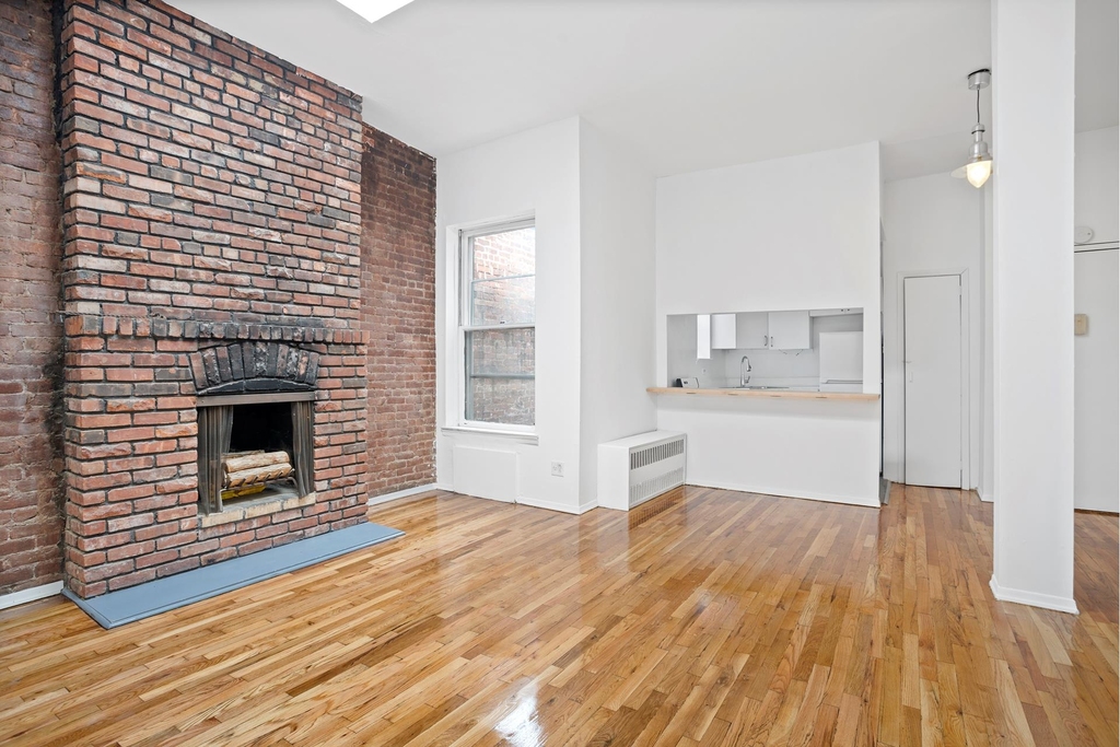 573 2nd St - Photo 3