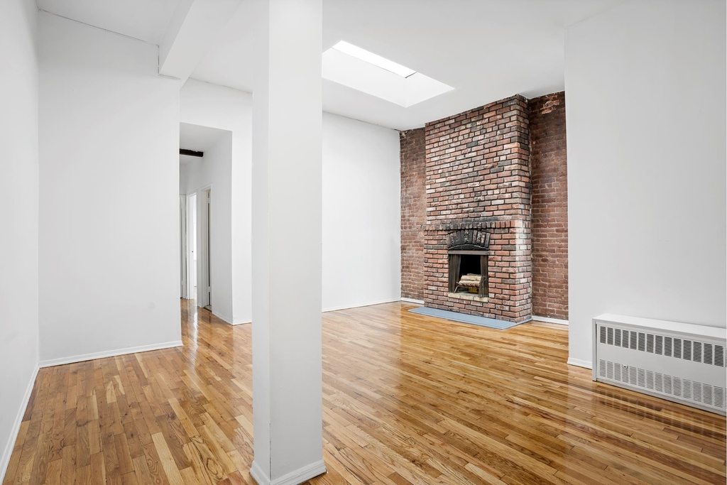 573 2nd St - Photo 4