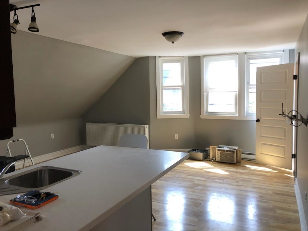 1609 Avenue H - Photo 2