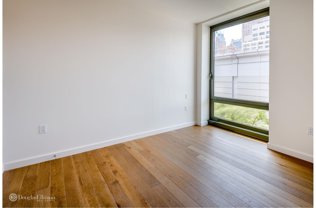 351 West 54th - Photo 5