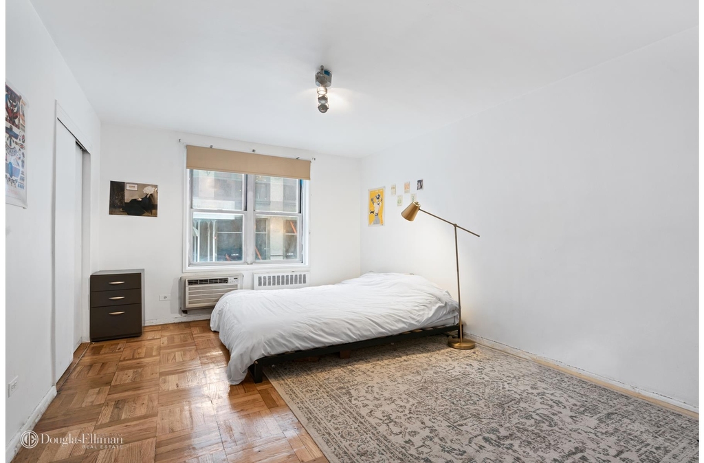 88 Bleecker St - Photo 4