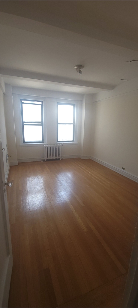 455 West 34th Street - Photo 1