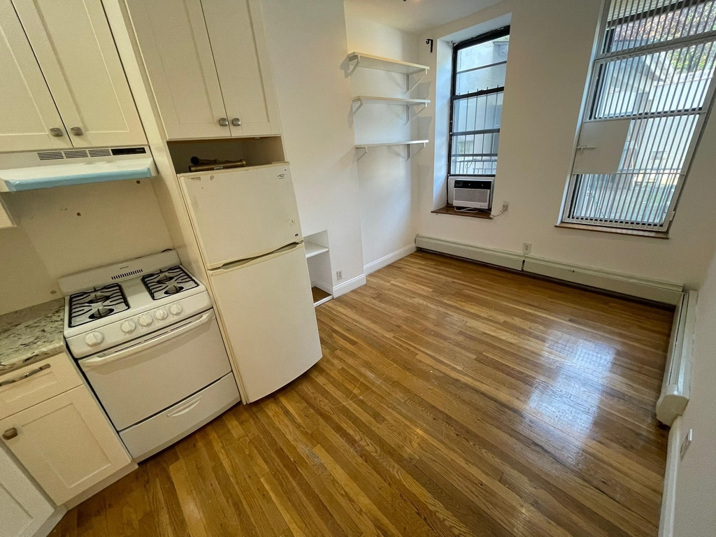 57 Clinton Street - Photo 1