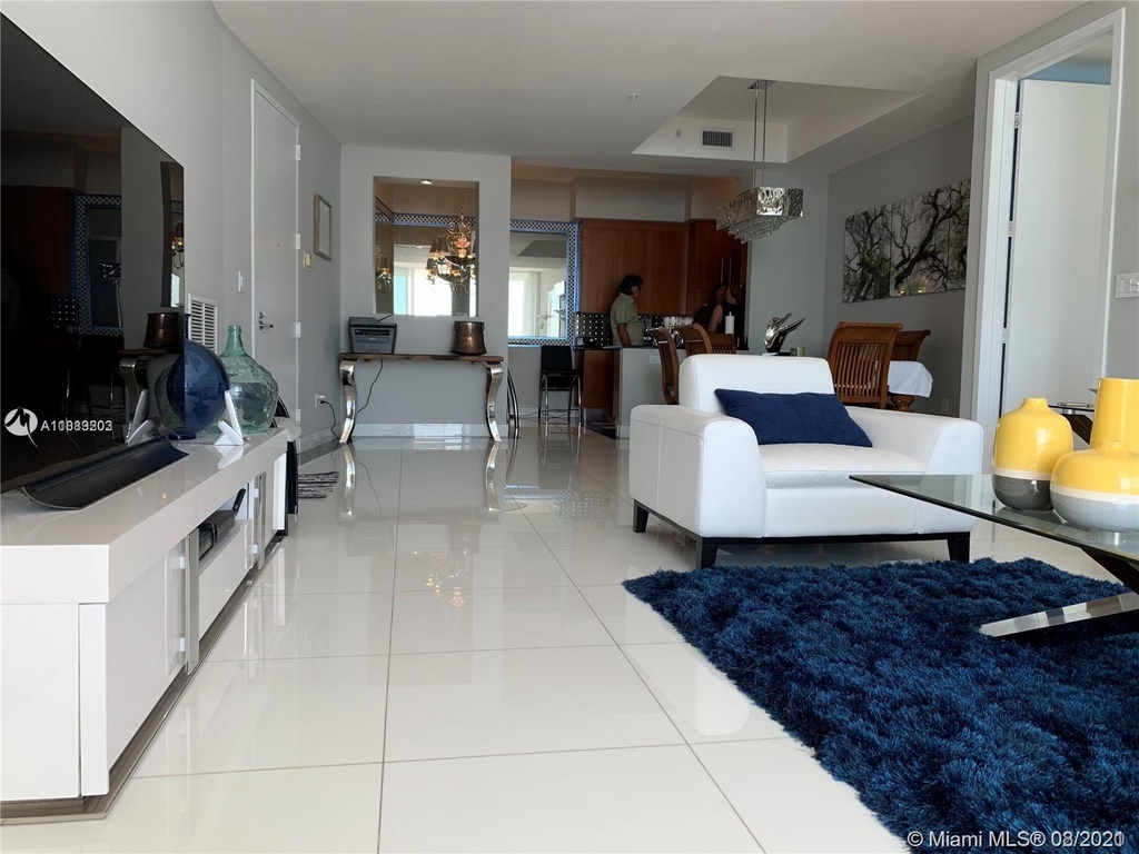 18101 Collins Ave - Photo 5