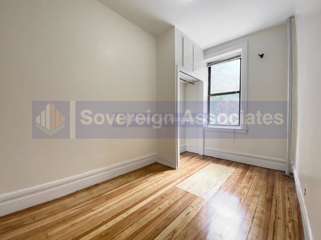 122 La Salle Street - Photo 2