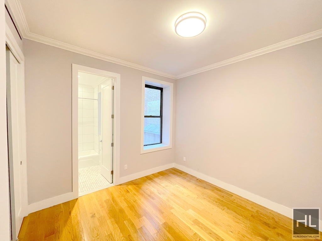 252 West 76th Street - Photo 4