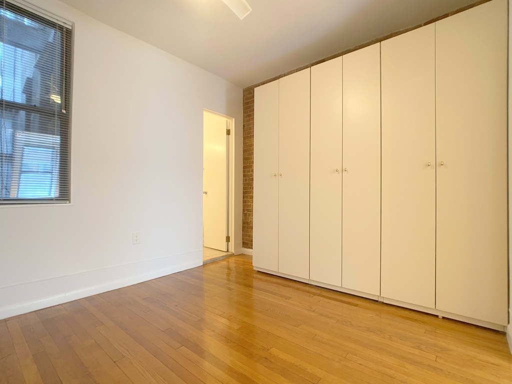 432 East 66th Street - Photo 2