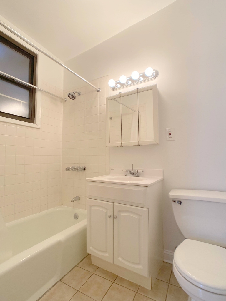 432 East 66th Street - Photo 3