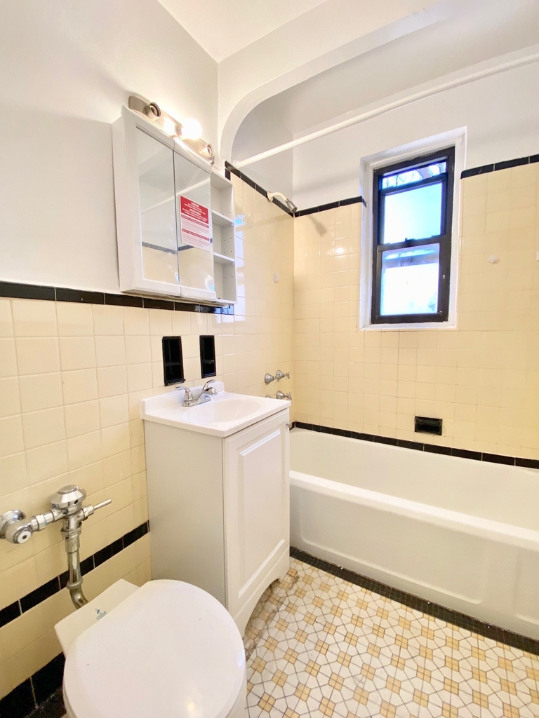 1550 East 13th Street - Photo 5