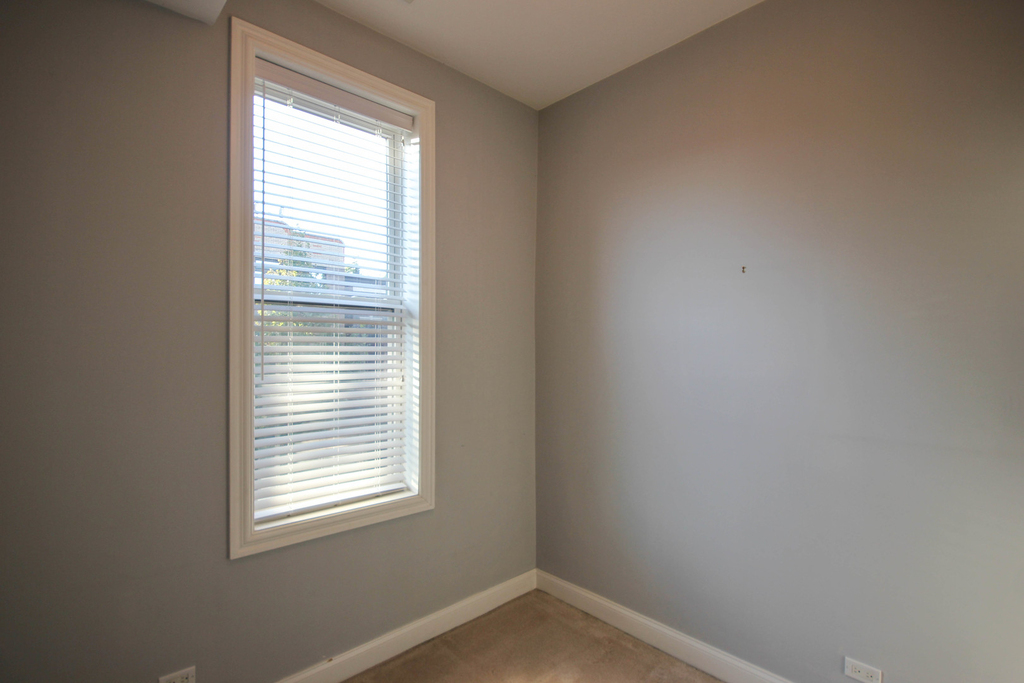 1615 North Wood Street - Photo 6