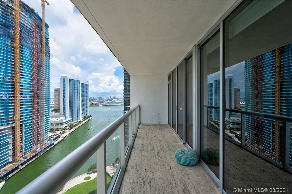 485 Brickell Ave - Photo 2