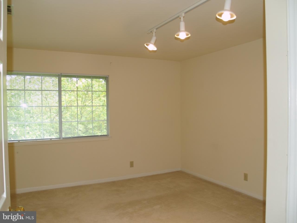 5708 Chapman Mill Dr #210 - Photo 7