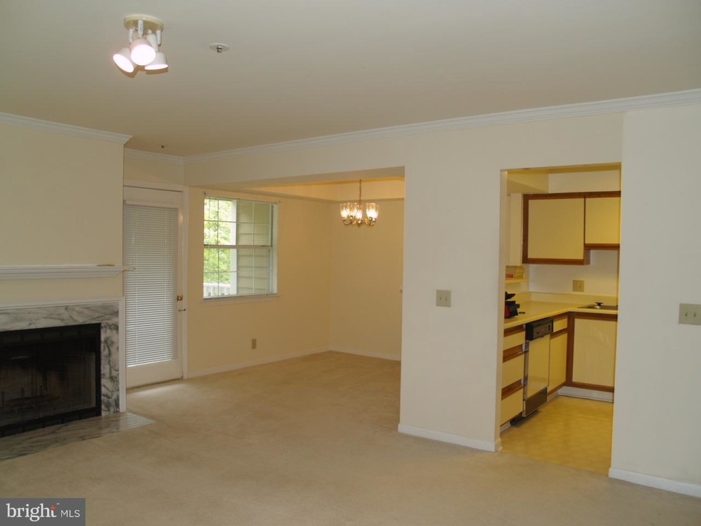 5708 Chapman Mill Dr #210 - Photo 2