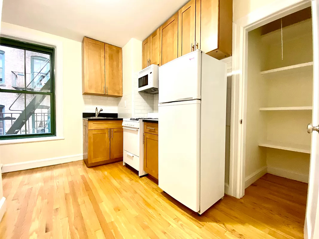 515 East 78th Street - Photo 2