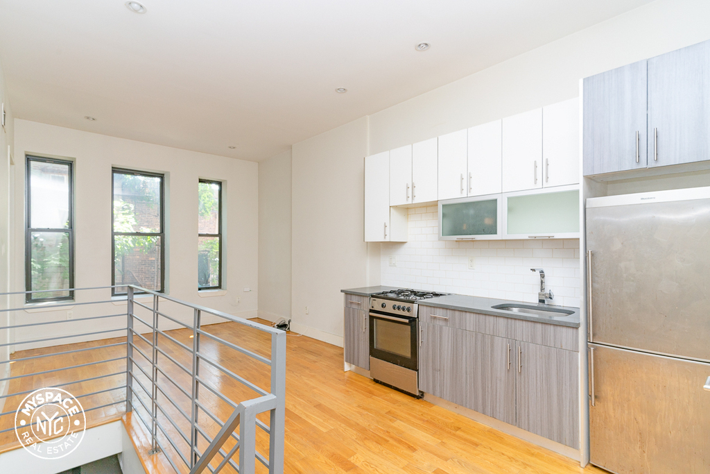 474 Lafayette Avenue - Photo 1