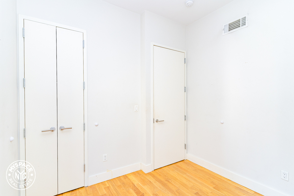 474 Lafayette Avenue - Photo 4