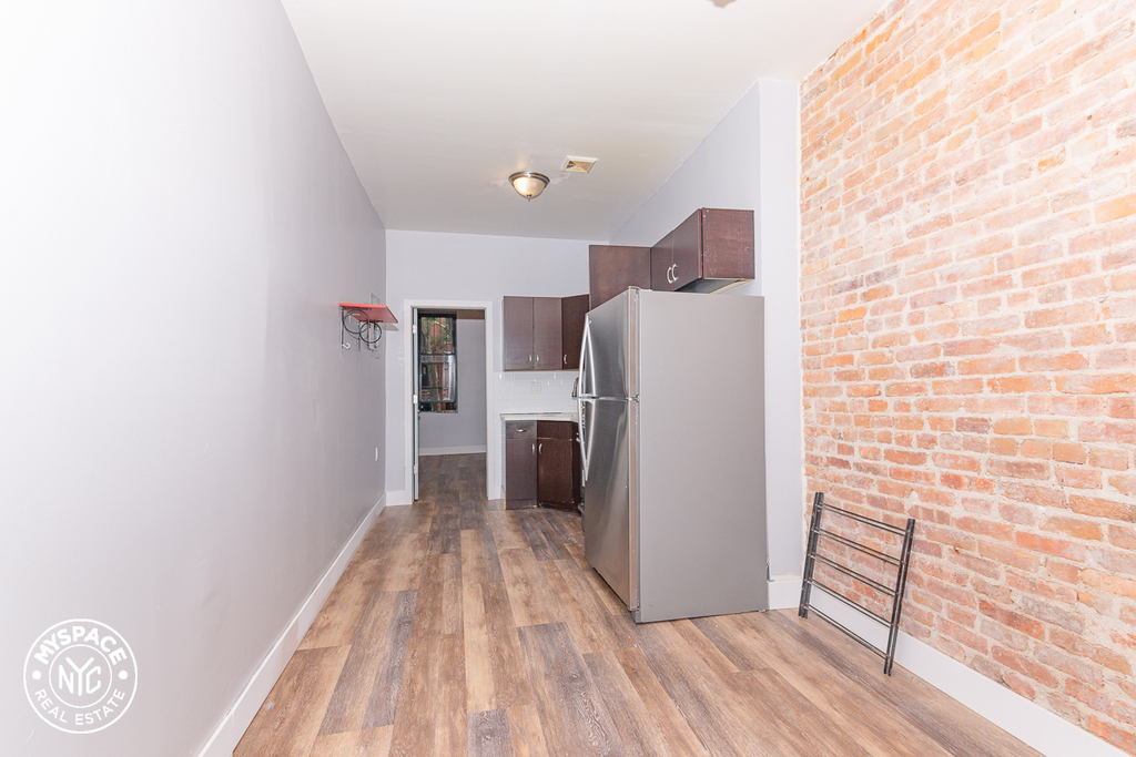 477 Chauncey Street - Photo 4