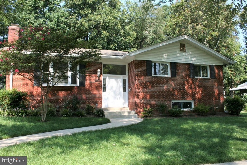 1819 Reedie Dr - Photo 4