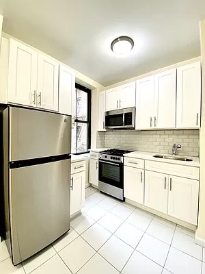 503 East 78th Street - Photo 1