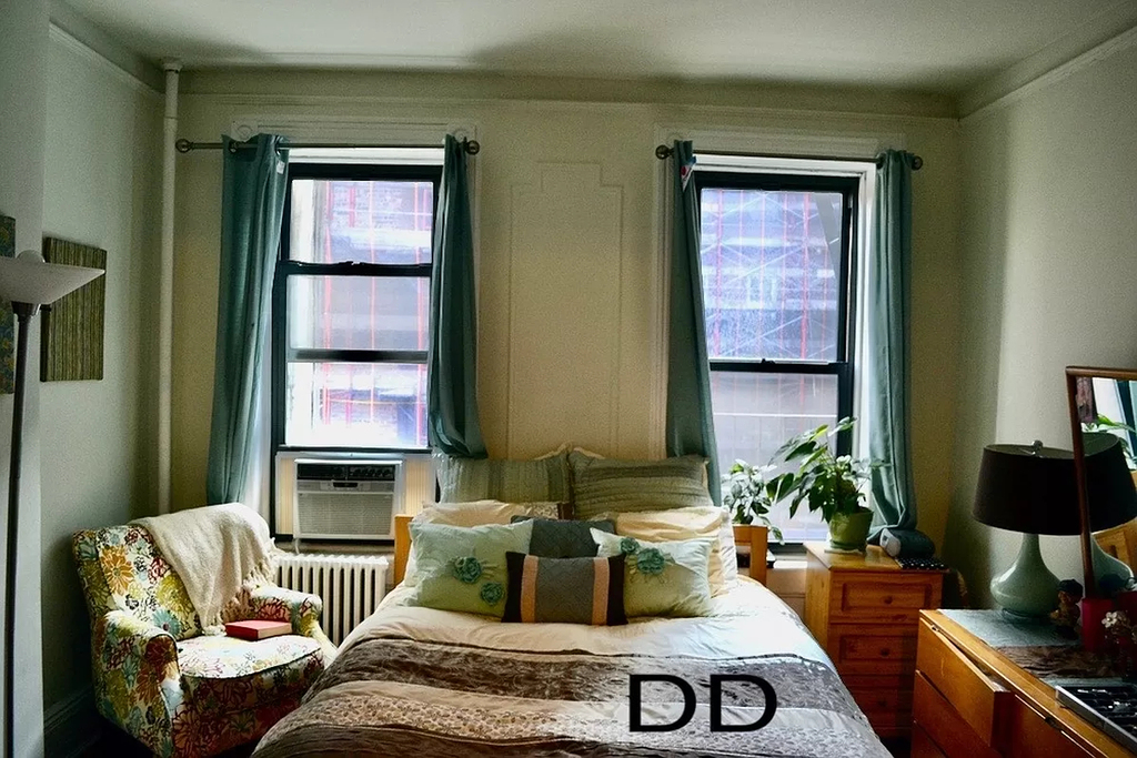 607 East 11th Street - Photo 5