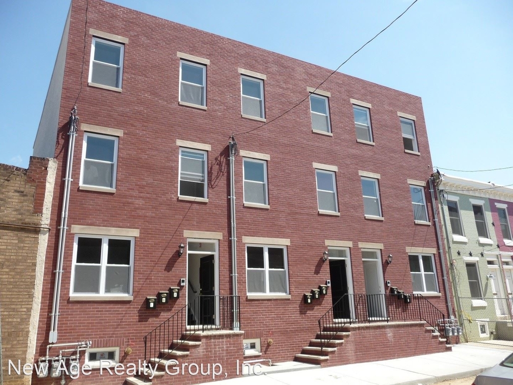 525 N. Budd Street - Photo 0