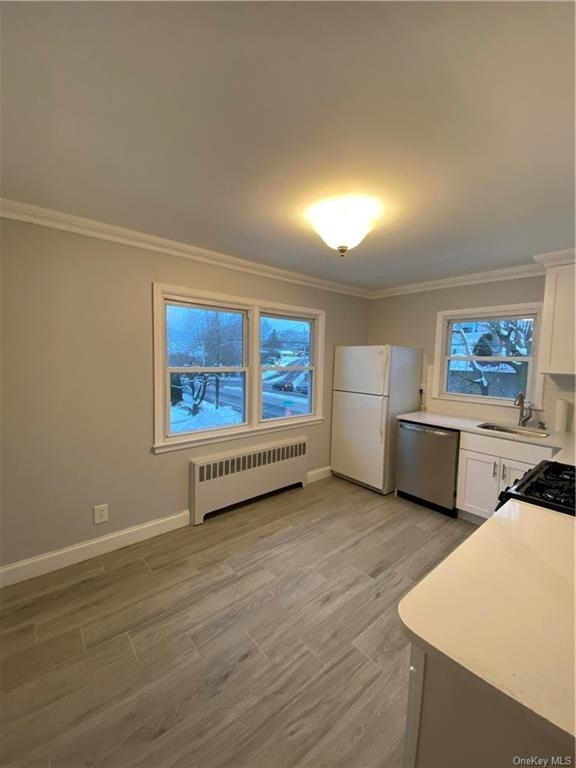 106 Travers Avenue - Photo 1