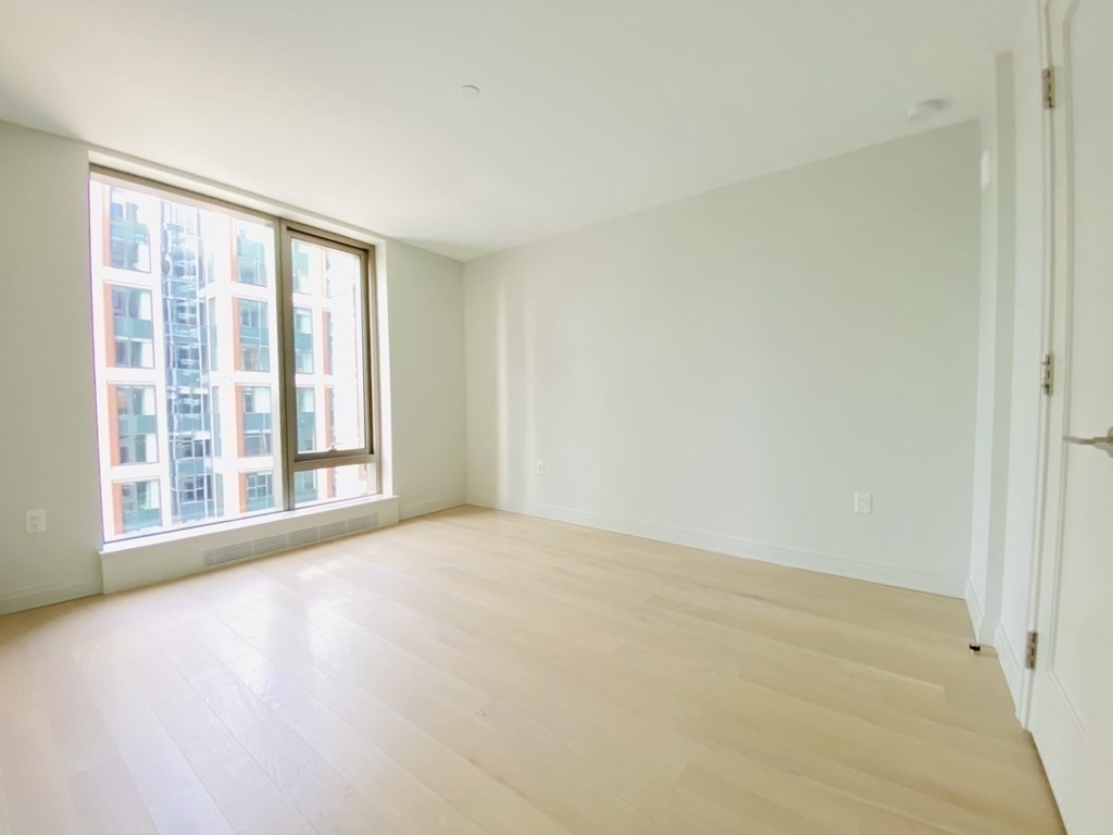 135 Seaport Blvd - Photo 5