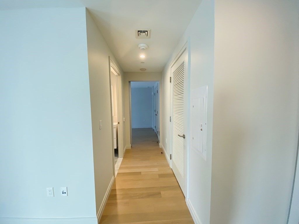 135 Seaport Blvd - Photo 4