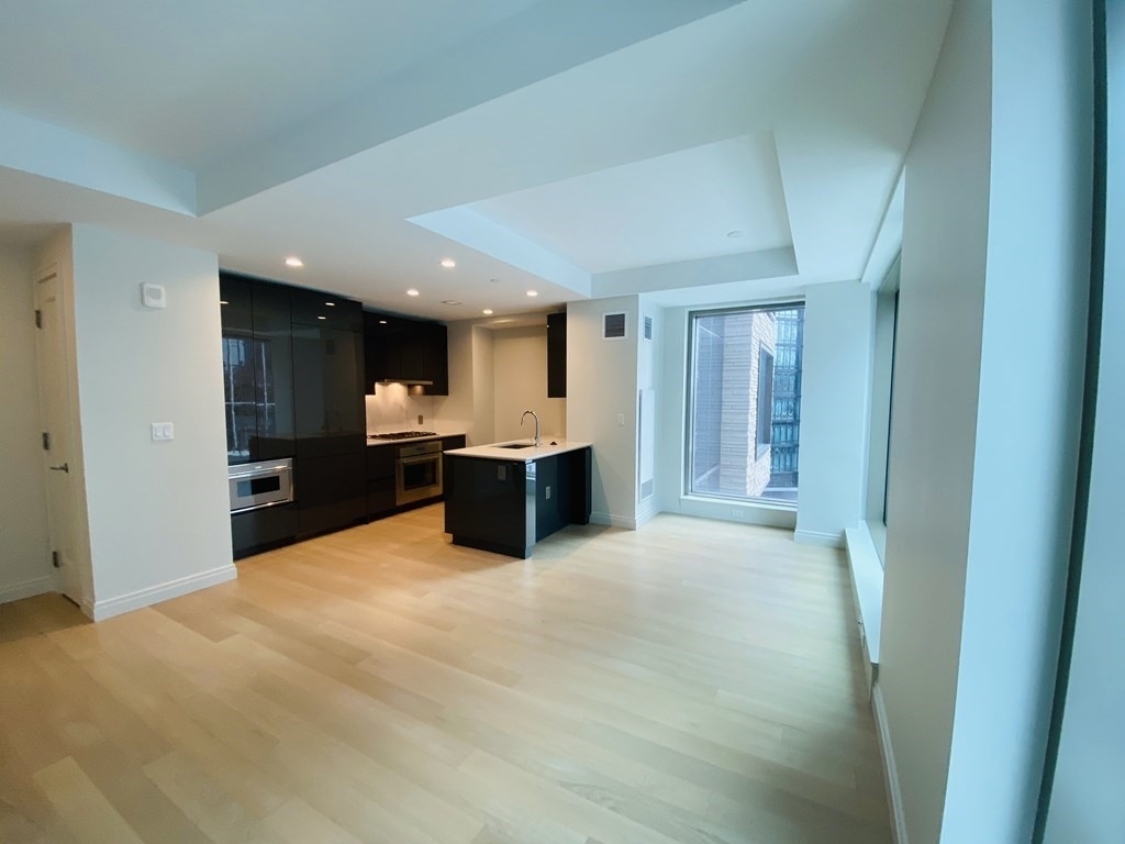 135 Seaport Blvd - Photo 2