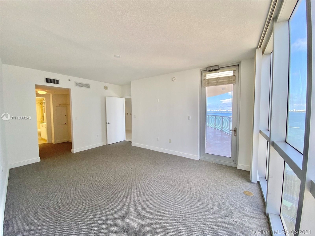 1750 N Bayshore Dr - Photo 10