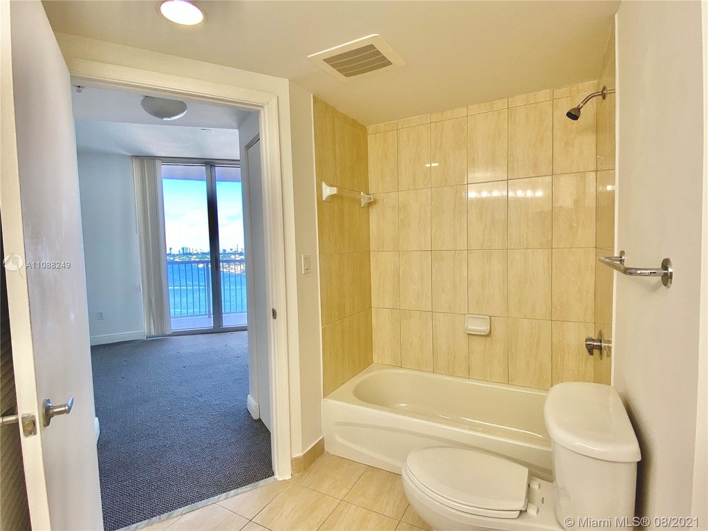 1750 N Bayshore Dr - Photo 21