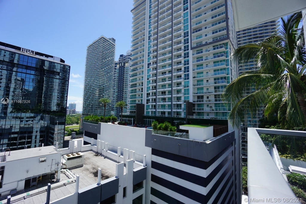 1060 Brickell Ave - Photo 5