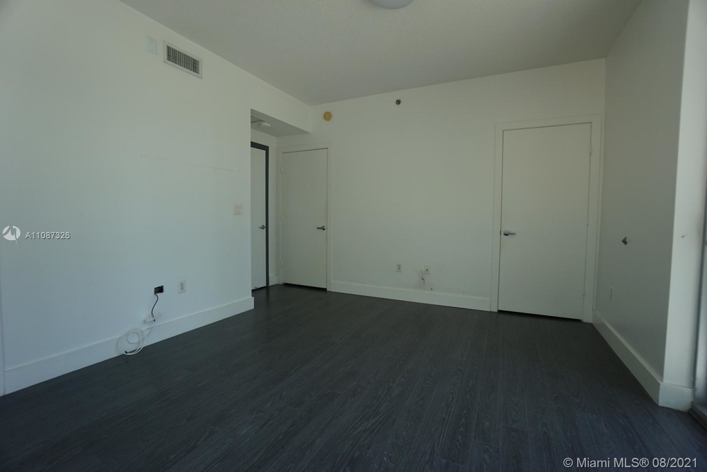 1060 Brickell Ave - Photo 11