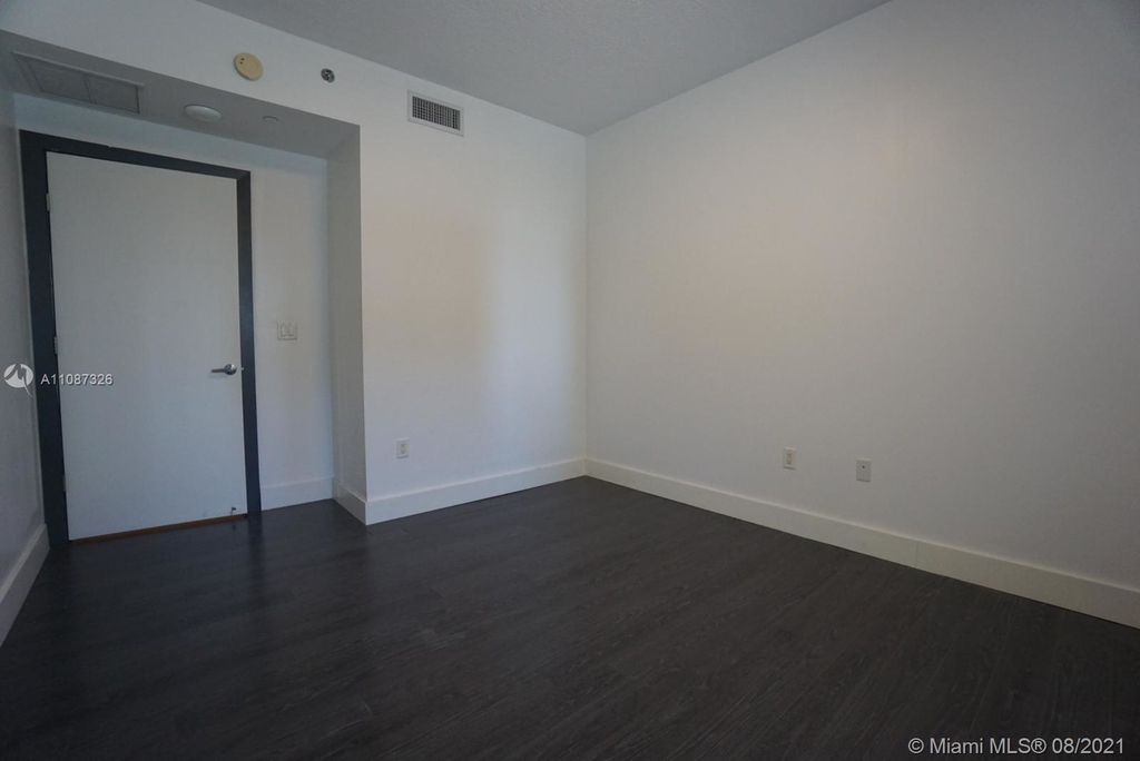 1060 Brickell Ave - Photo 16