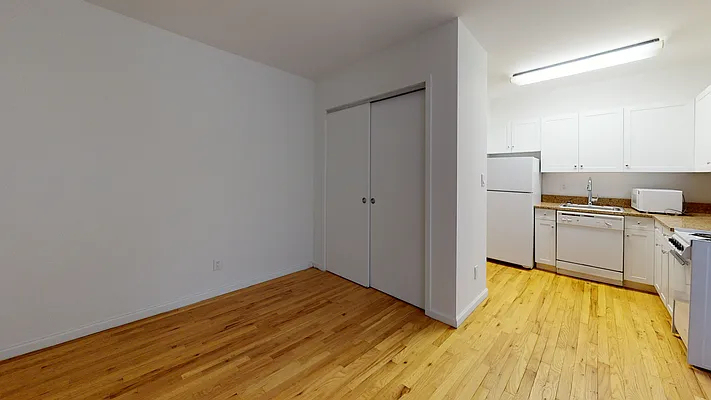 2nd Ave/71 - Photo 1
