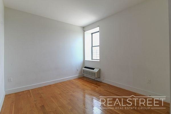 90-02 Queens Blvd - Photo 12