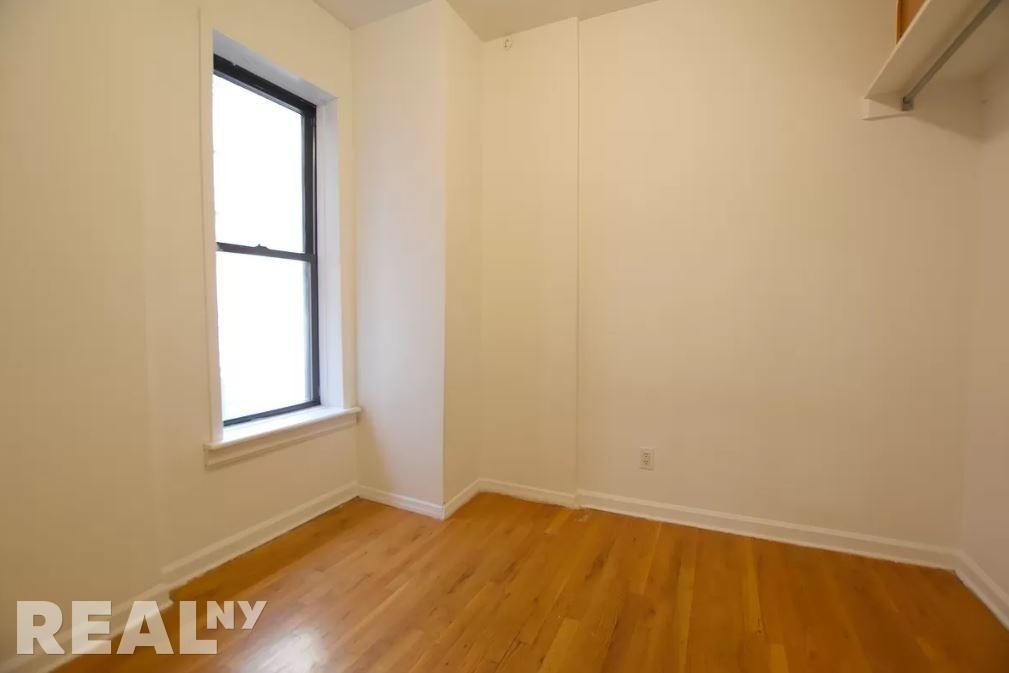 81 Orchard Street - Photo 2