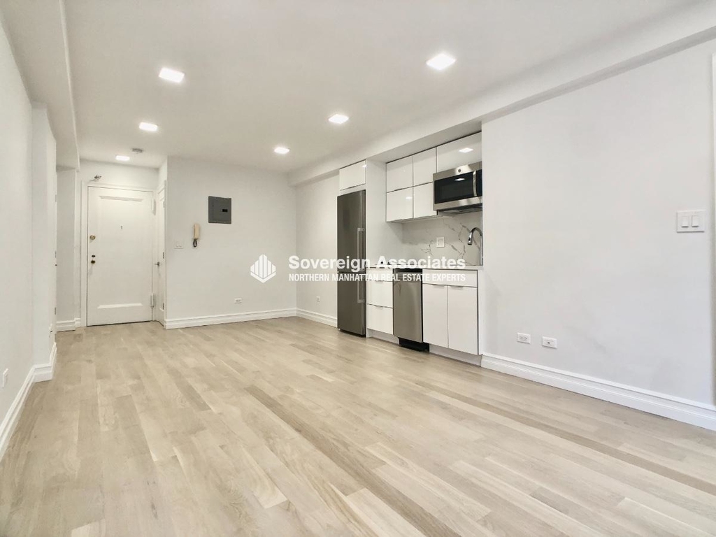 325 East 41st Street - Photo 6